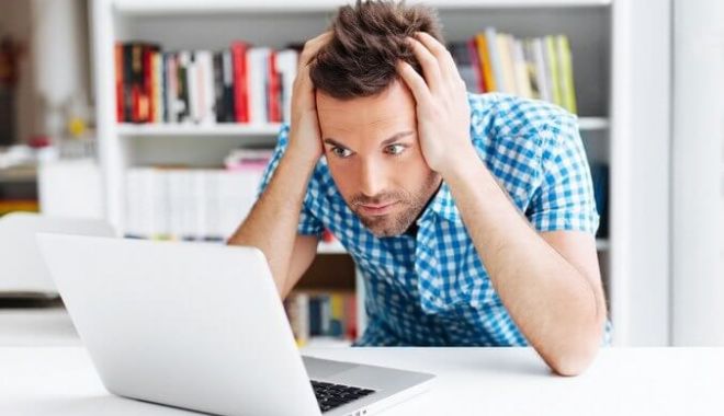 Jumătate din angajații unui gigant social media vor lucra permanent de acasă - laptop-1590128179.jpg