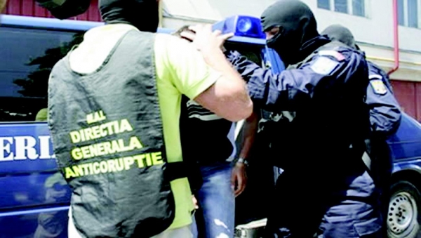 Ofițer de poliție judiciară trimis în judecată pentru luare de mită - large05812183716politistarestat-1345813786.jpg