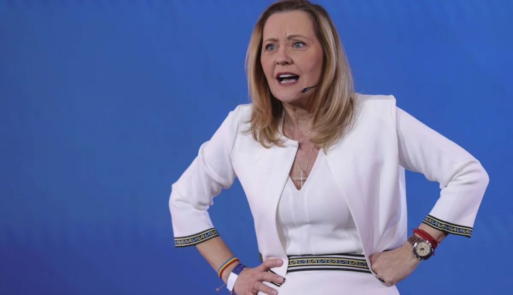Elena Lasconi: „Dacă CCR va anula de zece ori alegerile, eu voi candida şi a 11-a oară” - lasconi-mesaj1-1733665035.jpg