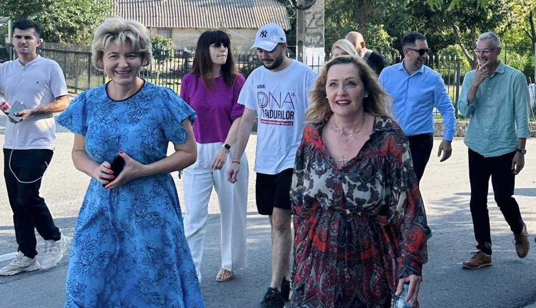 Ce face Elena Lasconi, candidat USR la prezidenţiale, prin judeţul Constanţa ? Cum a fost primită la Ghindărești!