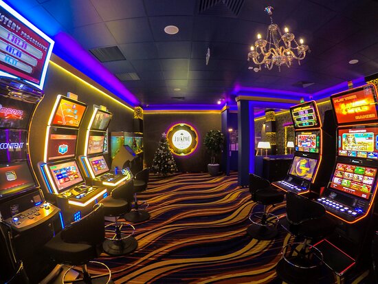 Polițiștii în alertă după un jaf la o sală de jocuri de noroc. Hoțul a fugit cu 10.000 de lei - lasvegasgamesbrasov-1776159159.webp