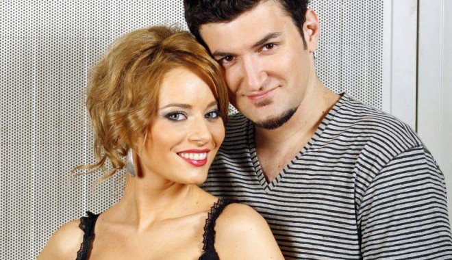 Laura Cosoi și Smiley se mută în casă nouă - lauracosoi-1324428083.jpg