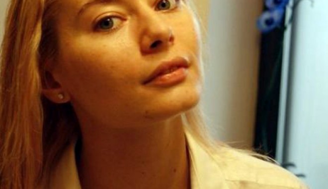 Cât de frumoasă e Laura Cosoi  nemachiată - lauracosoi-1331142824.jpg