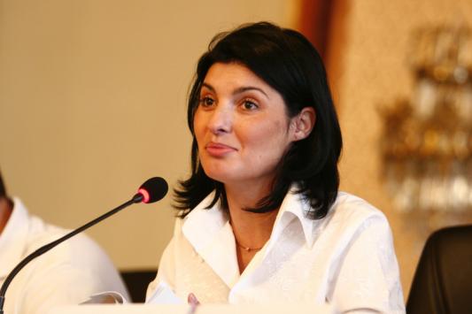 Eco-PIN și-a lansat noul proiect politic - laviniasandru-1317128018.jpg