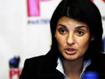 SCANDAL în UNPR! Șandru cere demisia lui Gabriel Oprea dacă nu renegociază colegiile cu PSD - laviniasandru-1351524236.jpg