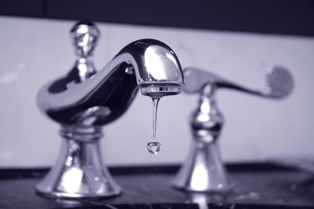Atenție, se oprește apa la Cernavodă! - leaking20faucet-1318920215.jpg
