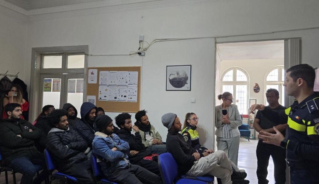 Lecții de circulație pentru livratorii asiatici și africani, oferite de Poliția Rutieră . Câte accidente s-au produs din cauza lor