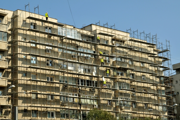 Lege nouă pentru românii care stau la bloc adoptată de Camera Deputaților. Ce prevede ea - lege-noua-pentru-romanii-de-la-b-1715258778.jpg
