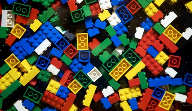 Invitație în Universul Lego! - lego-1408872542.jpg