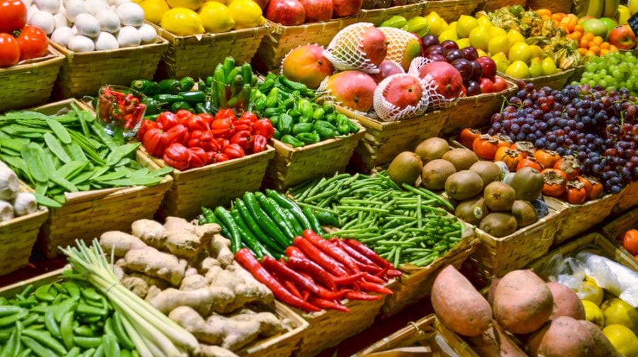Legume și fructe din Turcia, vândute ca produse românești. Controale în toată țara în supermarketuri și depozite - legumefructe1900x5051-1780818251.webp