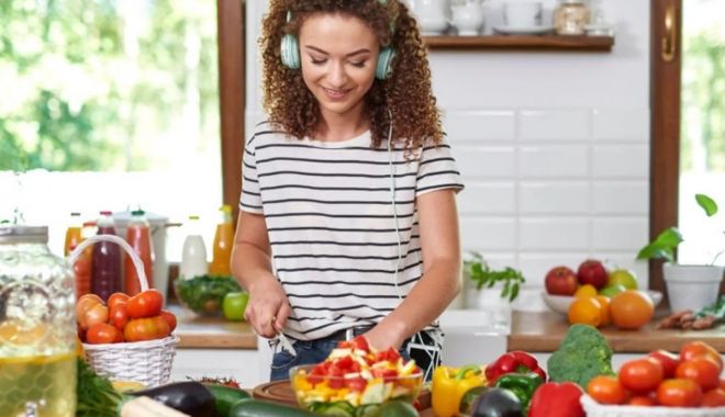 Asigurați-vă porția zilnică de legume și fructe și veți fi sănătoși! - legumelesifructelejpg2-1663781997.jpg