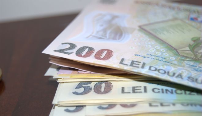 Standard & Poor's şi Moody's au reconfirmat ratingul României. Perspectiva este stabilă - lei-1634372534.jpg