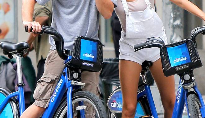 DiCaprio, din nou singur - leonardodicaprio-1452010077.jpg
