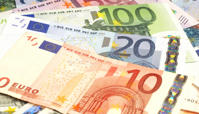 Leul a câștigat partidele cu dolarul și francul și a remizat cu euro - leu-1464277031.jpg