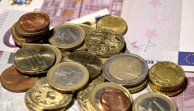 Cum se prezintă cursul leu-euro - leueuro-1377507151.jpg