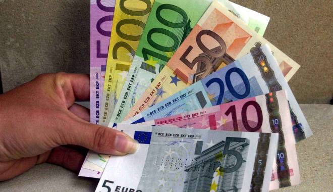Euro câștigă față de leu - leueuro-1420811149.jpg