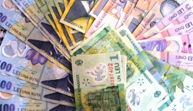 Leul pierde cu dolarul, dar se răzbună pe francul elvețian - leul-1431364778.jpg