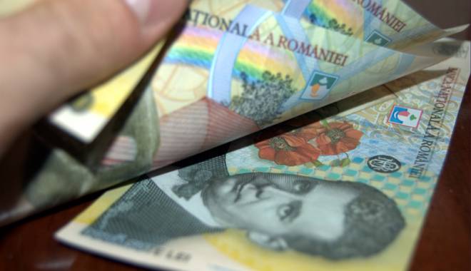 Leul se retrage din fața euro și francului elvețian - leul-1444839921.jpg