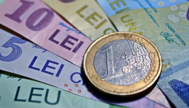 Leul câștigă la euro și francul elvețian, dar pierde în fața dolarului - leul-1525704089.jpg