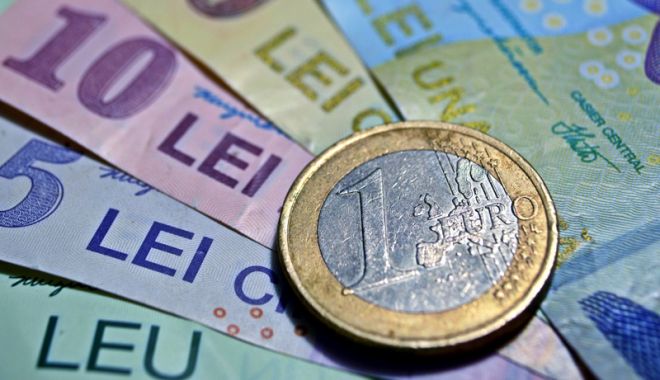 Leul mușcă din euro și francul elvețian, dar cedează în fața dolarului - leul-1531492110.jpg