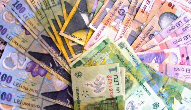 Leul ciupește din euro și francul elvețian, dar pierde cu dolarul - leul-1539098988.jpg