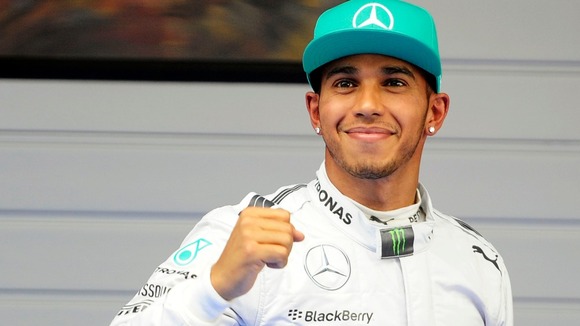 Hamilton a câștigat Marele Premiu al Japoniei - lewishamilton35863900-1443354381.jpg
