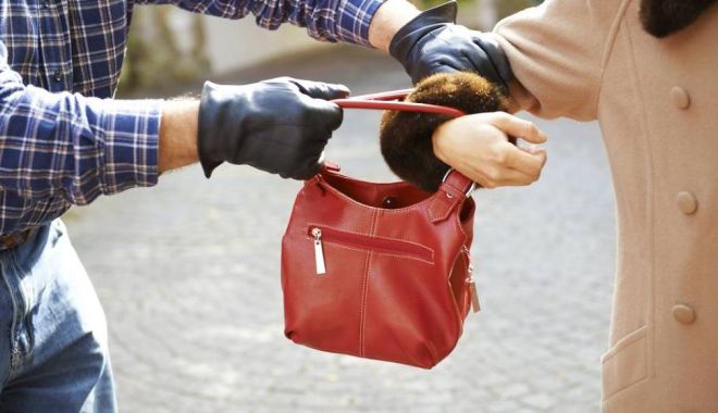 Femeie agresată și tâlhărită, în Piața Tomis 3. Agresorul a lăsat-o fără bani - lextalhari3-1552382208.jpg