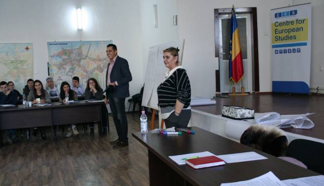 Liberalii constănțeni participă la un seminar despre democrație - liberaliiconstantenifoto13-1418661233.jpg