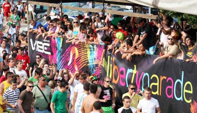 Peste 60.000 de persoane sunt așteptate la ediția din acest an a Liberty Parade - libertyparade-1343140405.jpg