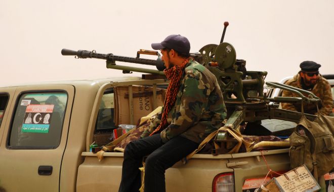 Noi raiduri aeriene împotriva unor tabere de traficanţi în Libia - libia-1685287973.jpg