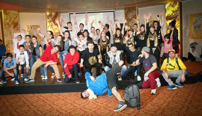Liceenii constănțeni au emoții pentru finala Cupei Școlilor la street dance - liceenii-1427915689.jpg