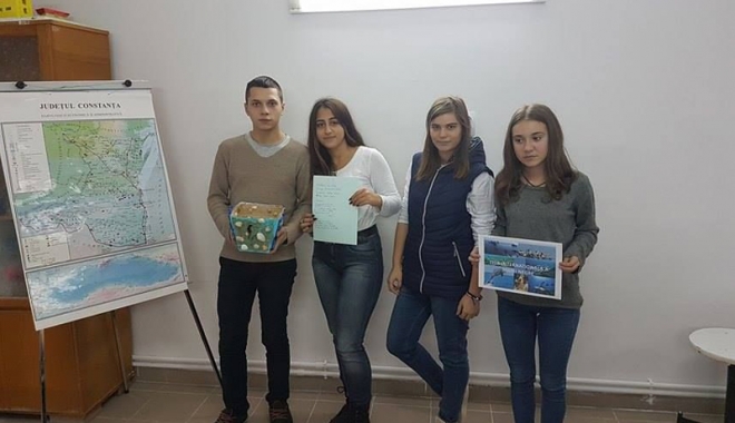 Liceenii  din Medgidia  au sărbătorit  Marea Neagră - liceeniidinmedgidia-1478105736.jpg