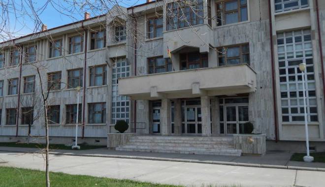 Fără precedent! Eșec în alegerea directorilor în școlile constănțene - liceu-1440577151.jpg