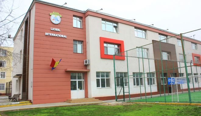 BACALAUREAT 2018 / Singurele medii de 10 la Constanța, la Liceul Internațional de Informatică - liceu-1530690589.jpg