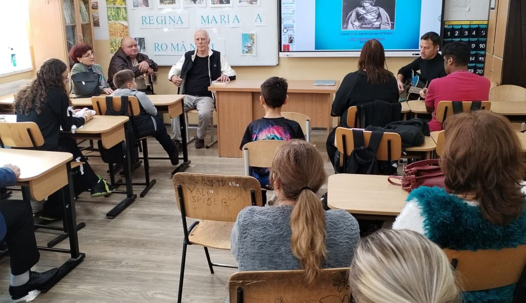 150 de ani de la nașterea Reginei Maria, celebrați în unitățile școlare constănțene - liceu-baneasa-1761236633.jpg
