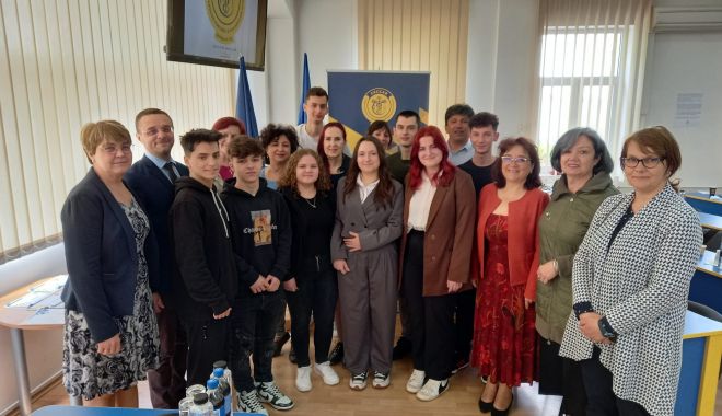 Iată cine va reprezenta județul Constanța la etapa națională a Concursului de cultură și educație financiar contabilă - liceul-madgearu-1683646493.jpg
