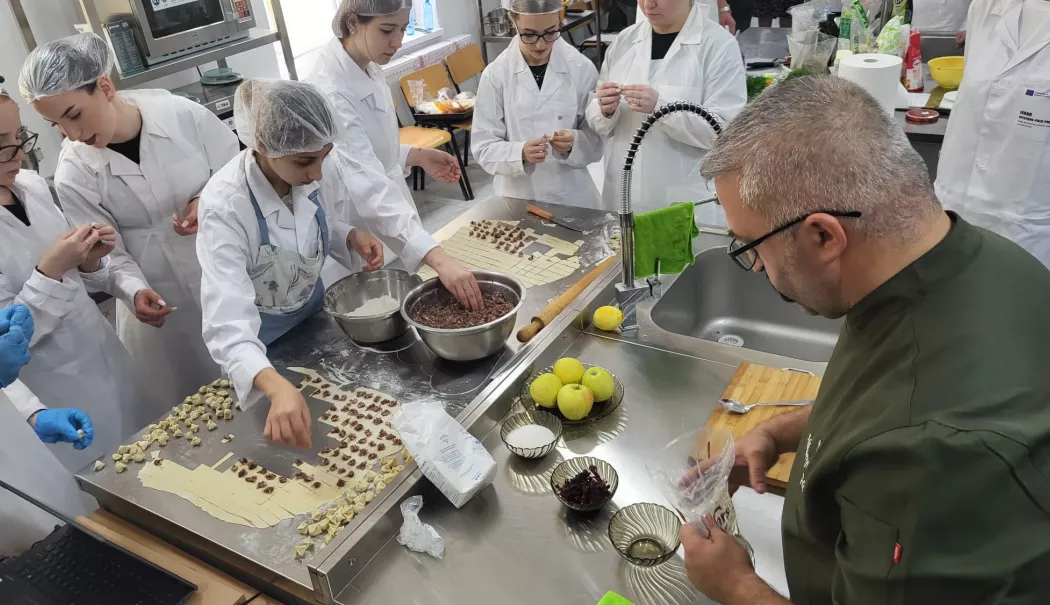 Tradiție, gust și educație. Săptămâna Bucătăriei Turcești, celebrată la Liceul „Gheorghe Miron Costin”