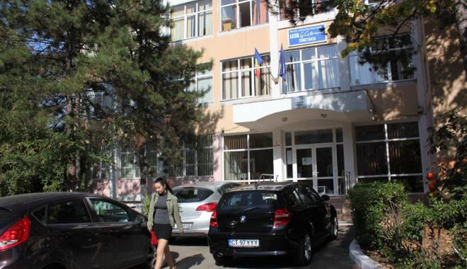 Situație absurdă. Elevi de la 