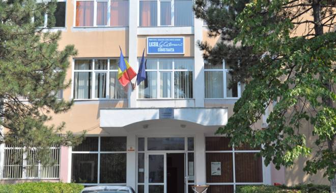 La Colegiul 