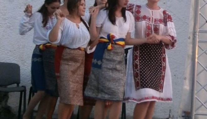 14 elevi ovidieni au reprezentat România în Bulgaria - liceulovidius-1349456522.jpg