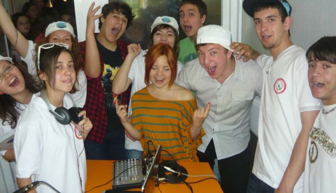 WOW, ce radio are Liceul 