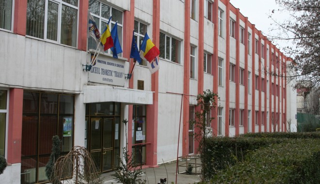 Pe cine mai pasionează cultura generală - liceultraian0062-1321633357.jpg