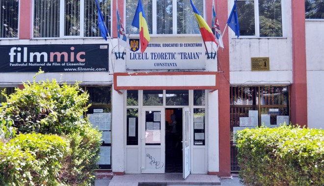 Opt premii pentru IT-iștii  de la Liceul 