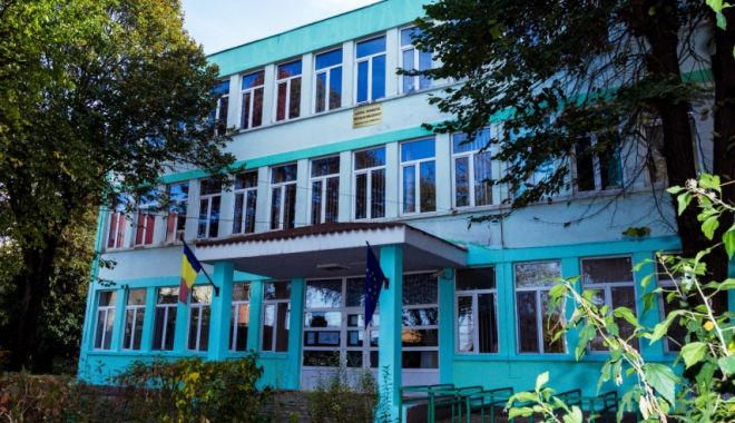 Tensiuni la Liceul Teoretic „Nicolae Bălcescu” Medgidia. Cadrele didactice au semnat o scrisoare pentru demiterea noului director numit - liceumedgidia-1610373859.jpg
