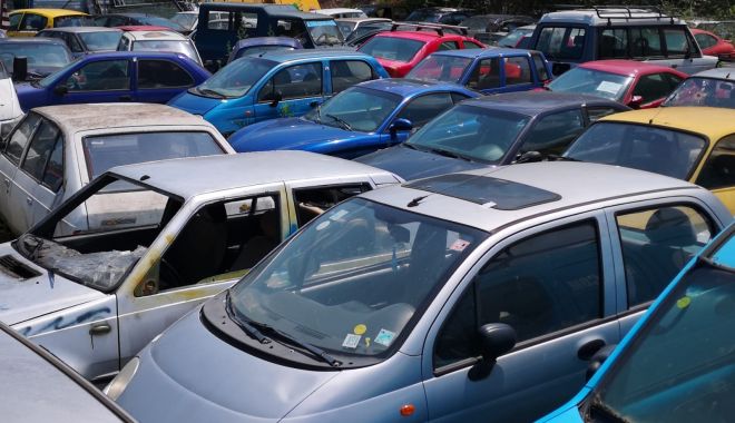Sute de vehicule abandonate, scoase la licitație de Primăria Constanța - licitatiemasini-1591380020.jpg