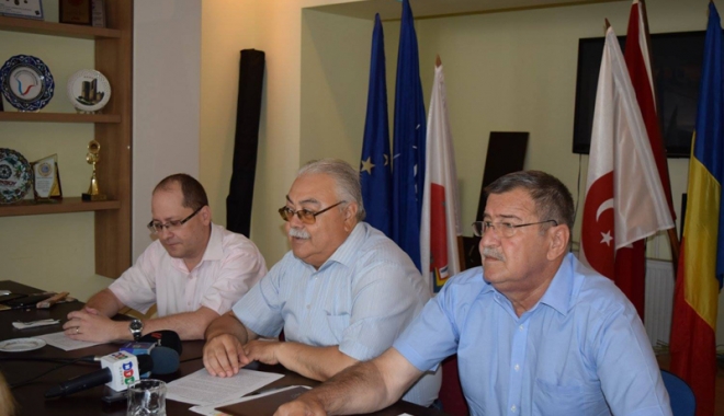 Liderii UDTR sărbătoresc Ramazan Bayram - lideriiudtr-1467649637.jpg