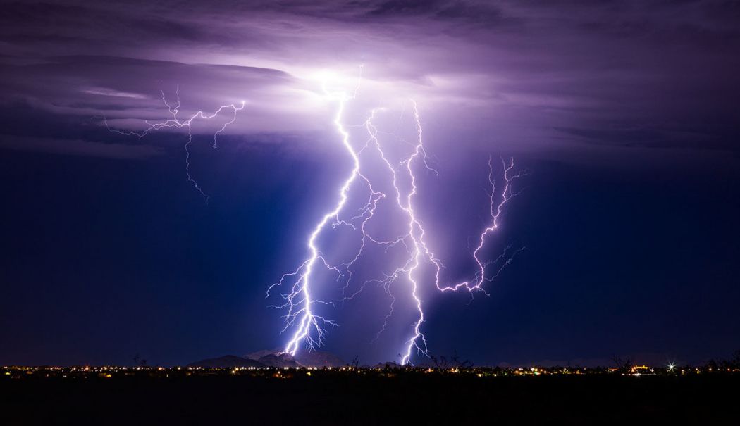 Tată şi fiica lui, ucişi de fulger. Bărbatul era alpinist experimentat - lightning1280p51285700-1721716795.jpg