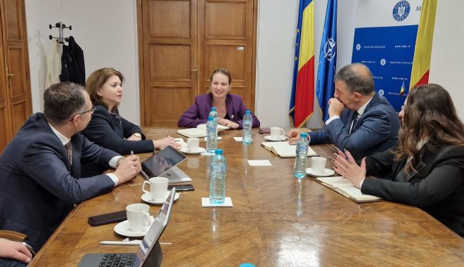 Ministrul Educației față-n față cu membrii Comisiei pentru învățământ din Senatul României - ligiadeca-1669035833.jpg