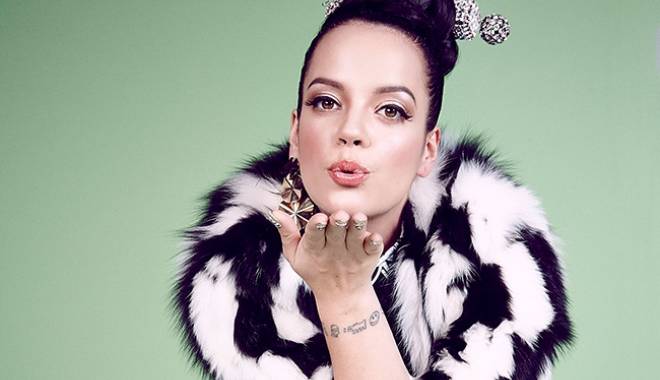 Lily Allen, amenințată cu moartea de gruparea teroristă Statul Islamic - lilyallen2014650430a-1424165030.jpg