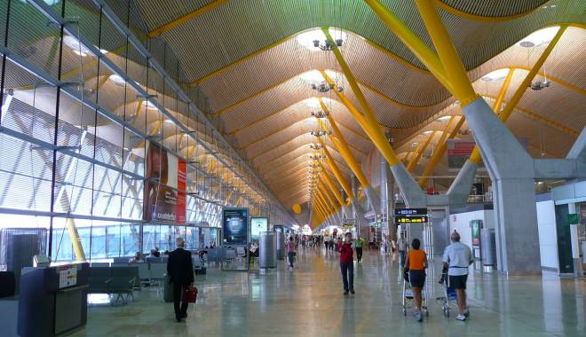 Alertă cu bombă la Madrid, pe aeroport! - limg52302029-1454596932.jpg